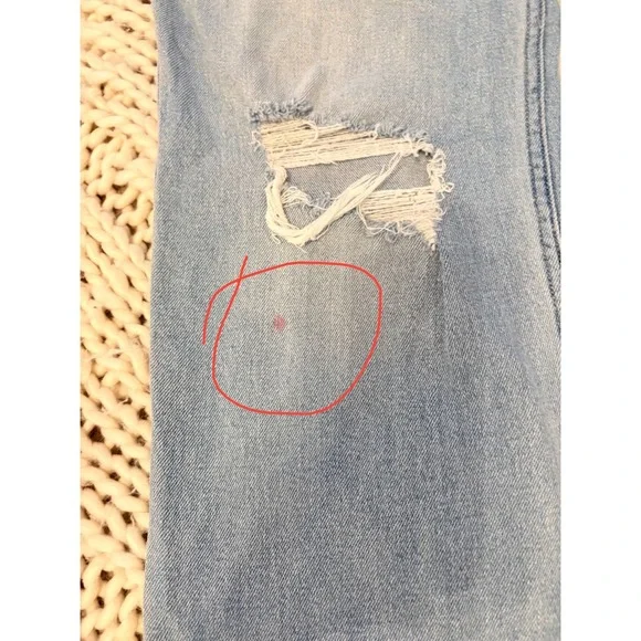 Hollister Ultra High-Rise Dad Jean Light Wash Distressed Ripped Denim 7R W28 L31 - Picture 3 of 4